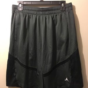 Men Sz Lg Nike pull-on shorts